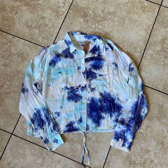 URBAN Outfitters Button up Blouse - Picture 5 of 11